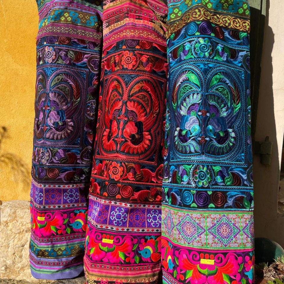 Sac brodé à la main