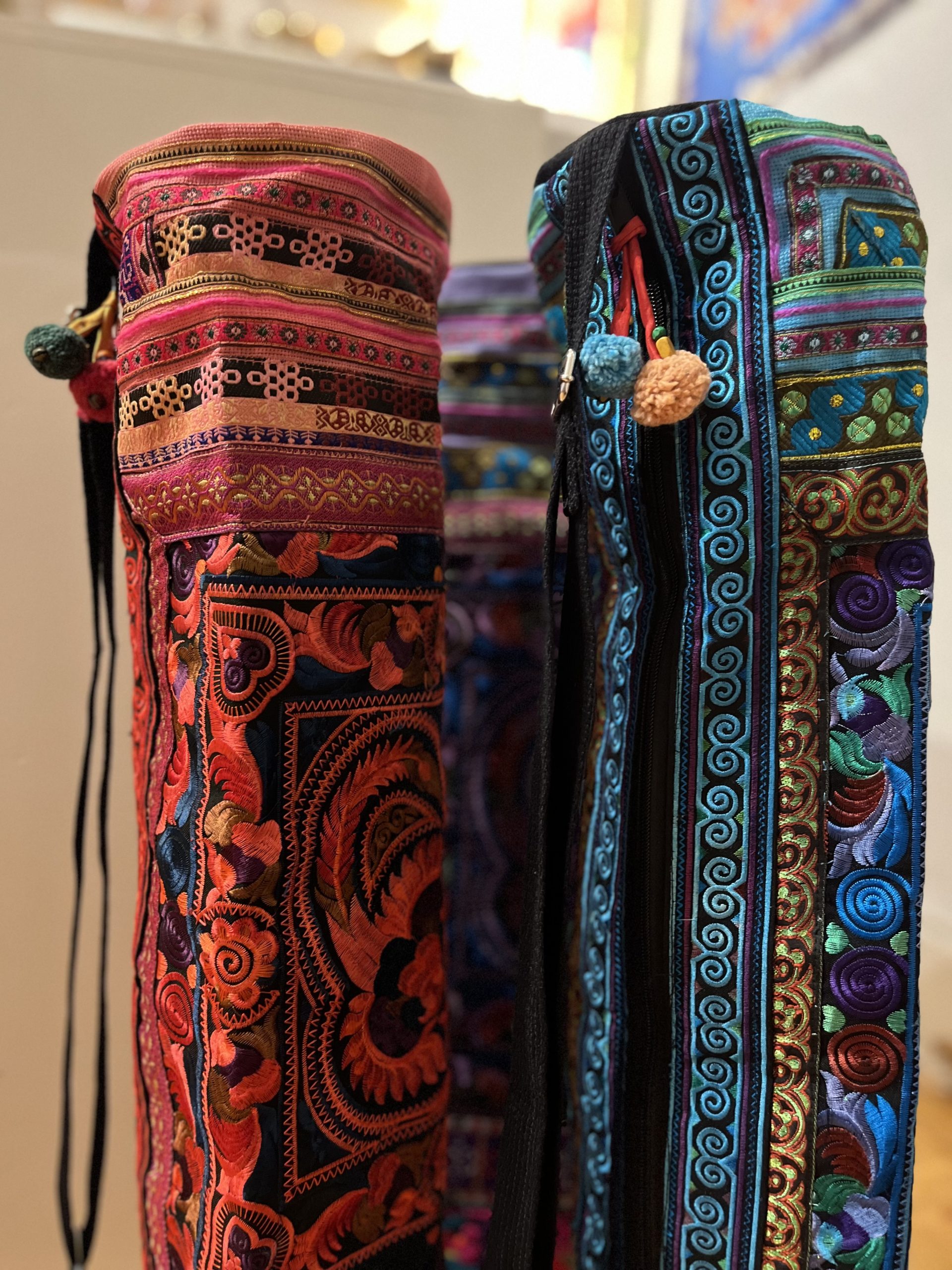 Sac brodé à la main - Image 4